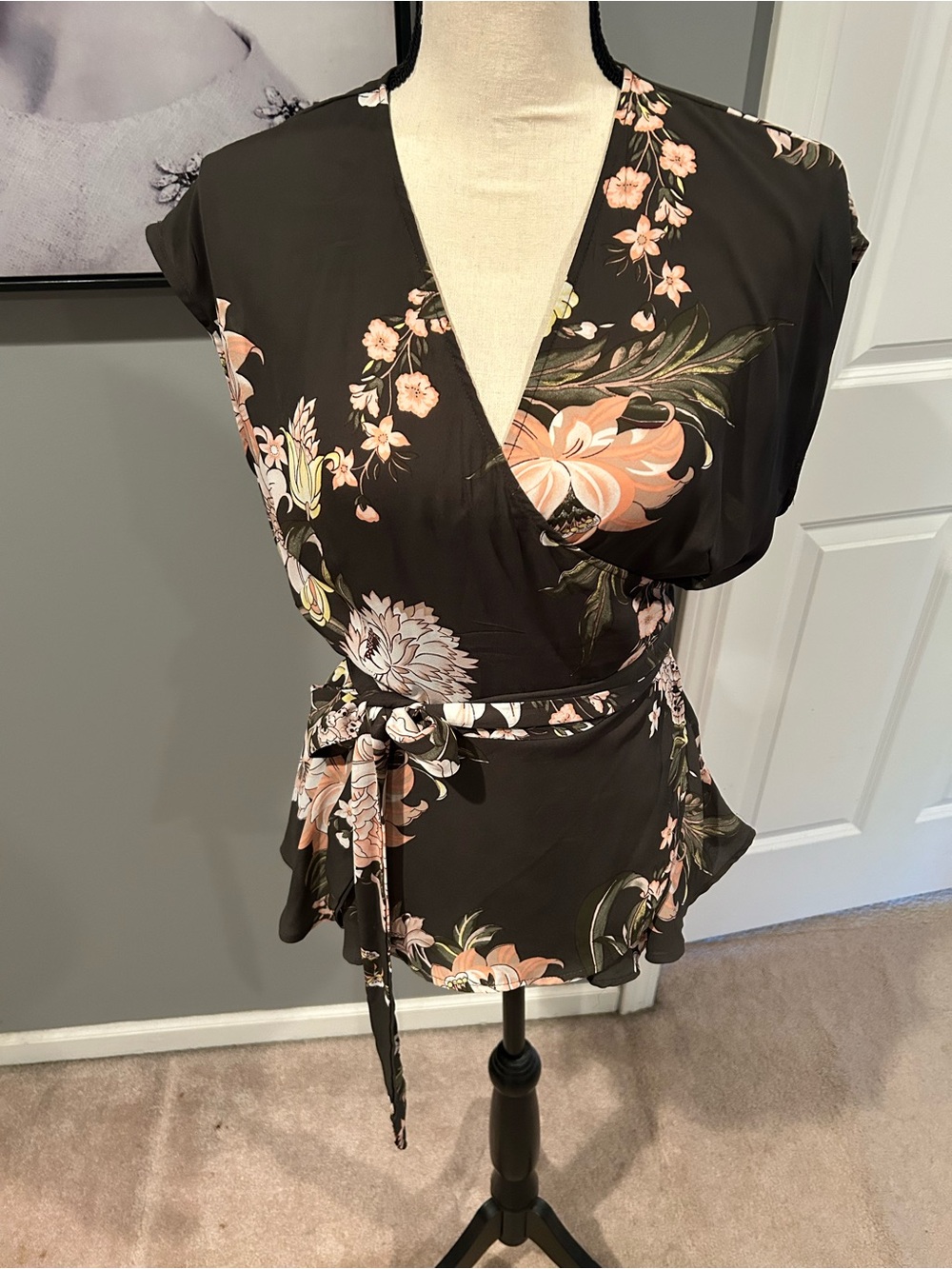 Loft Floral Wrap-Front Women's Top in Grey with Pink Accents